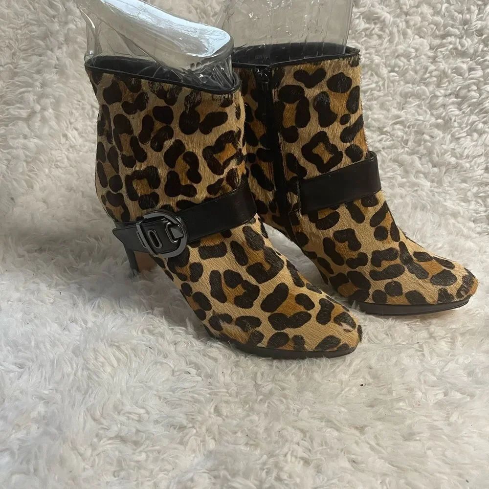 Vaneli Leather calf hair Leopard Print Ankle Boots heels Black trim SZ8.5